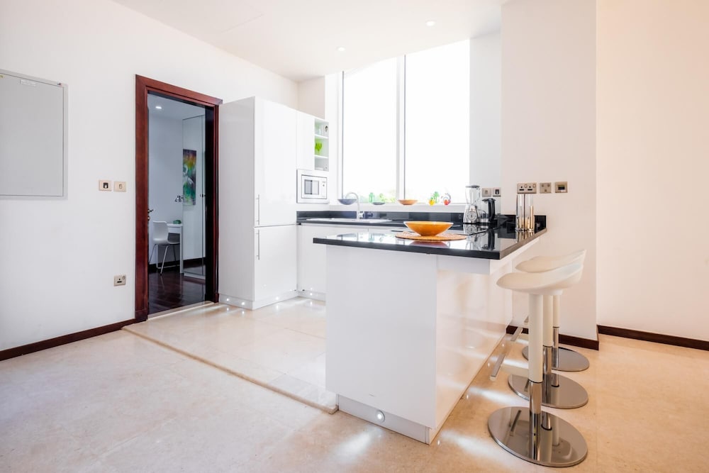 Exquisite 2BR w Exclusive Beach Access at the Palm