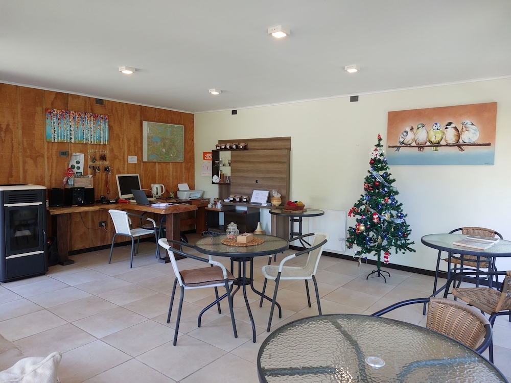 Lobby & Reception