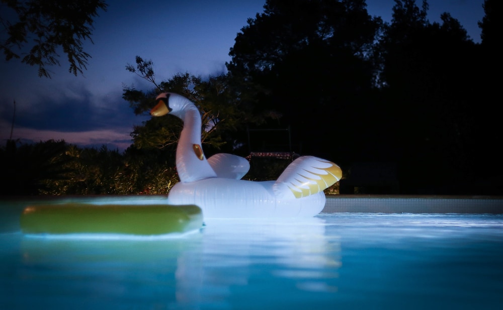 Hotel Stoke Villa Ibiza - Image 1