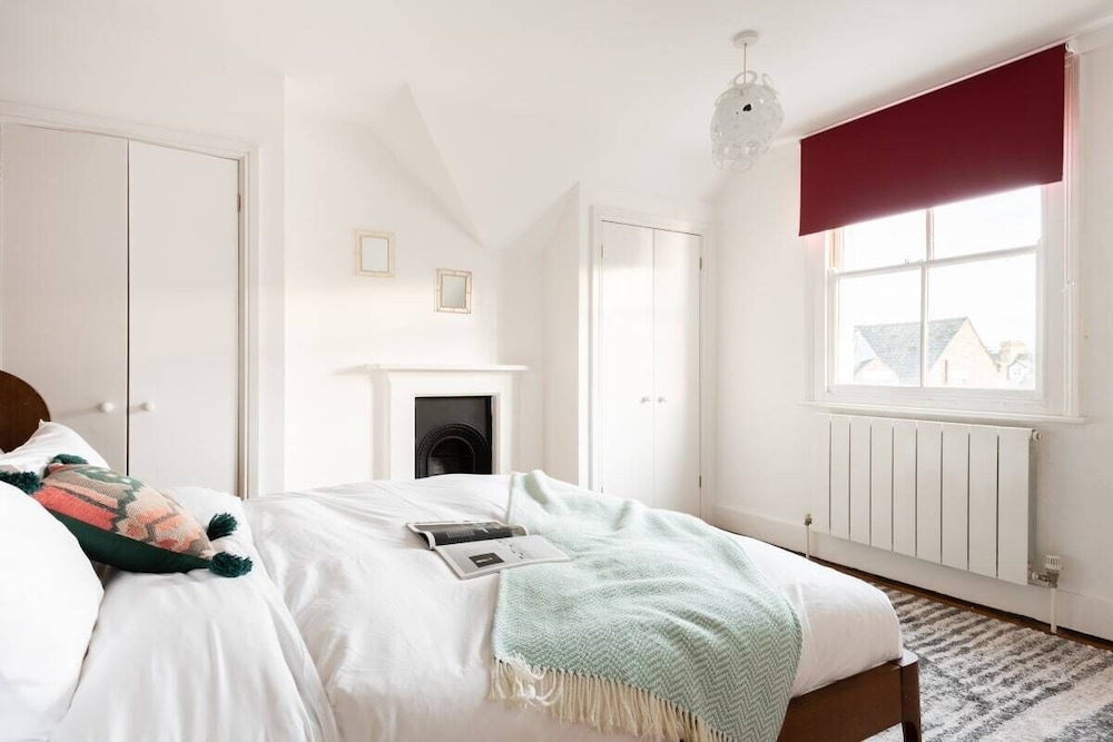 The Glasshouse Escape - 5BDR Victorian Jewel with Modern Twists in Jericho