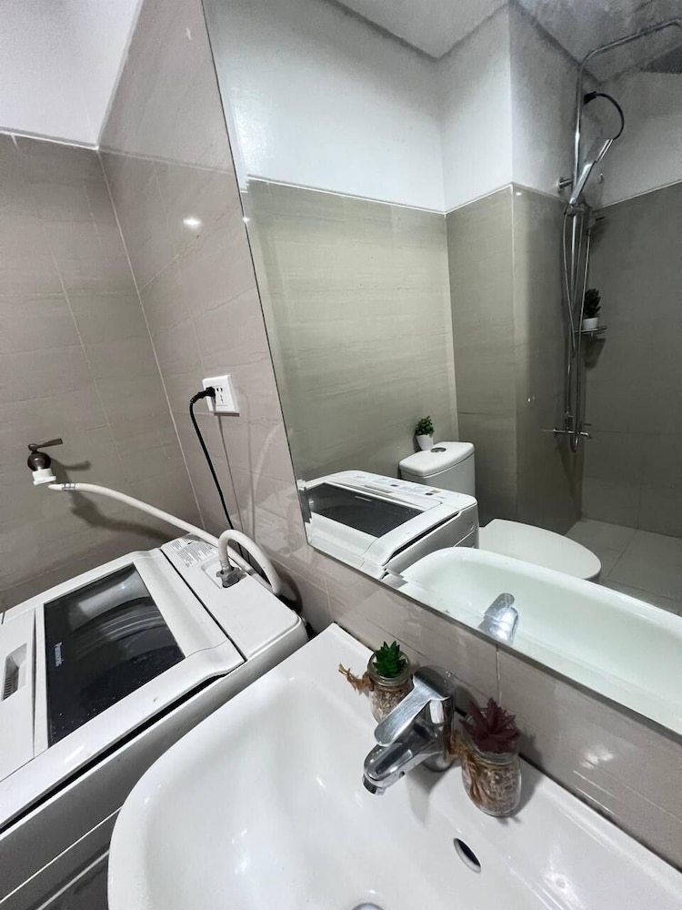 SHORE 1 RESIDENCES
