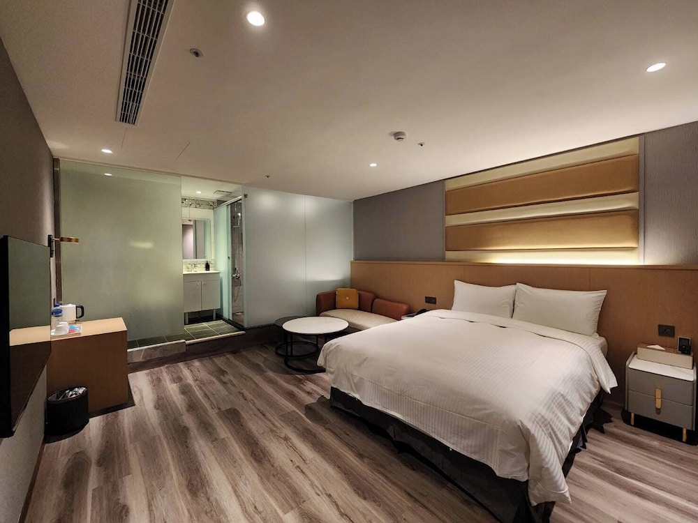 Fun Stay Inn Ximen