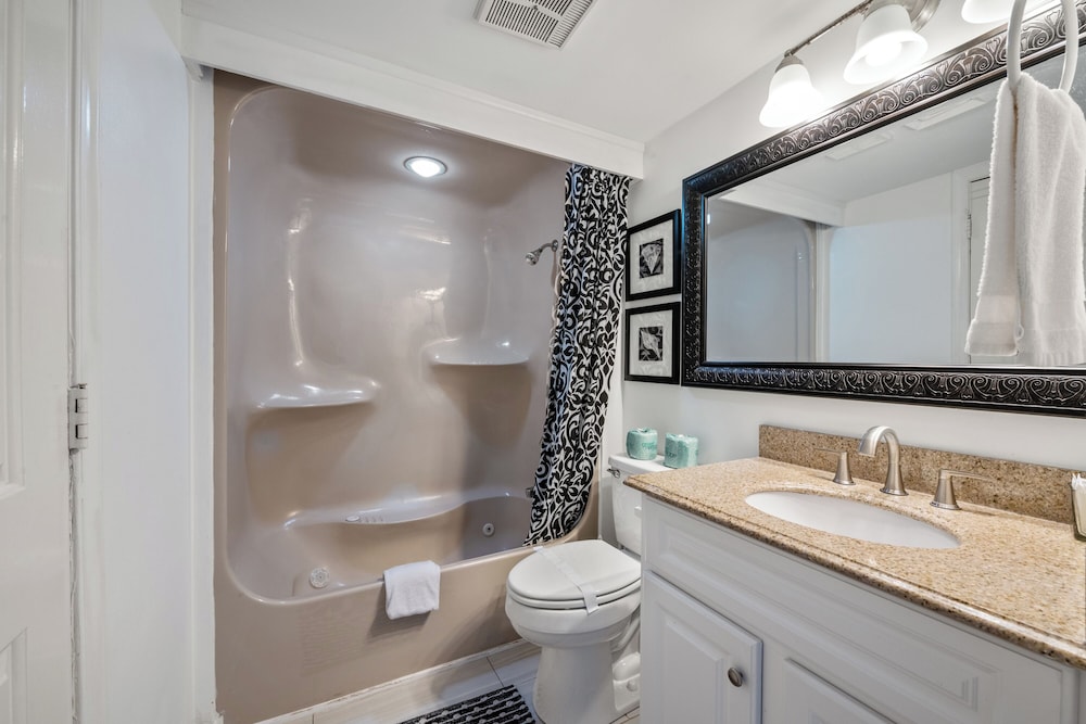 Units at Ocean Forest Plaza by Elliott Beach Rentals