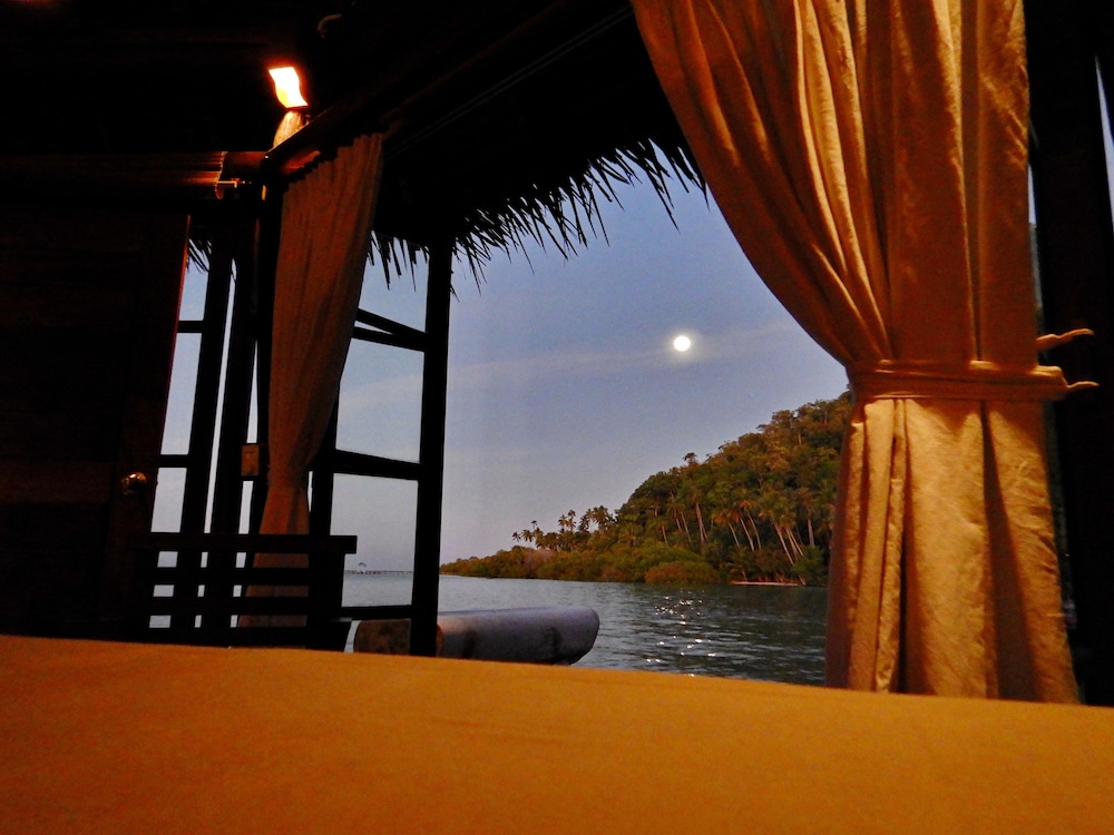 Raja Ampat Dive Lodge