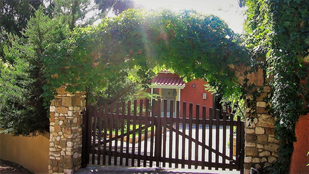 Mihaila Bungalows