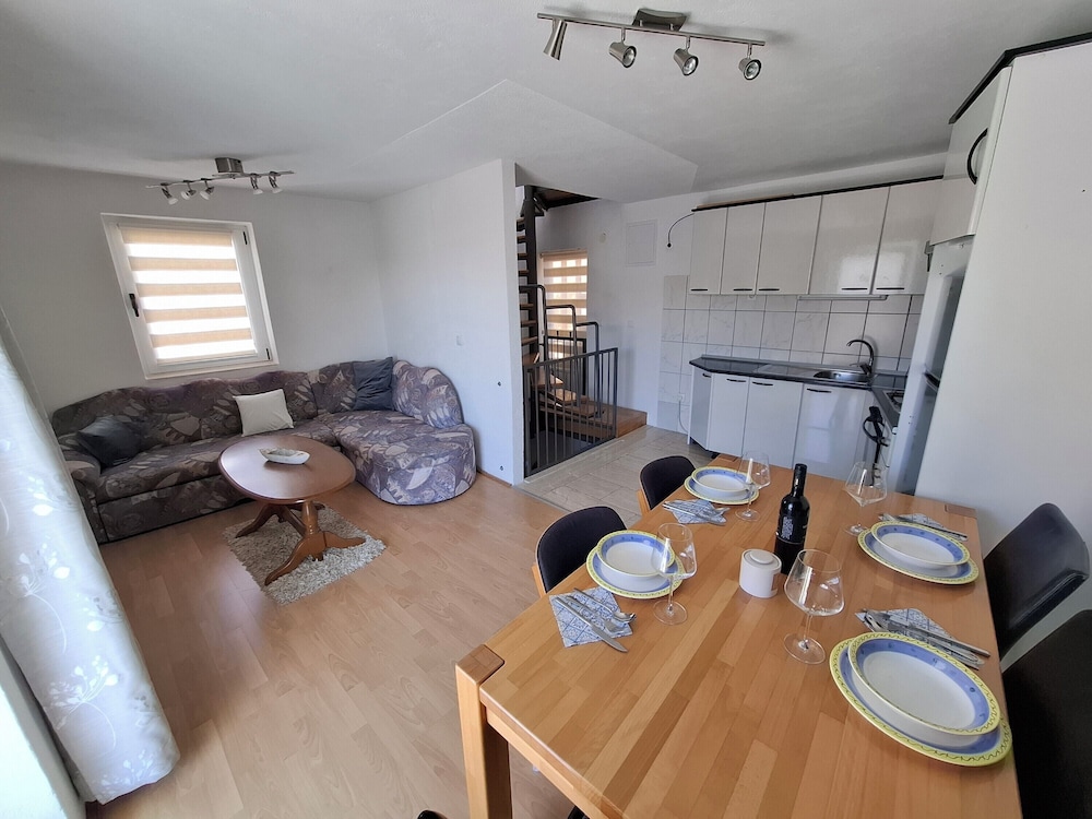 Apartments Kastilac with sea view