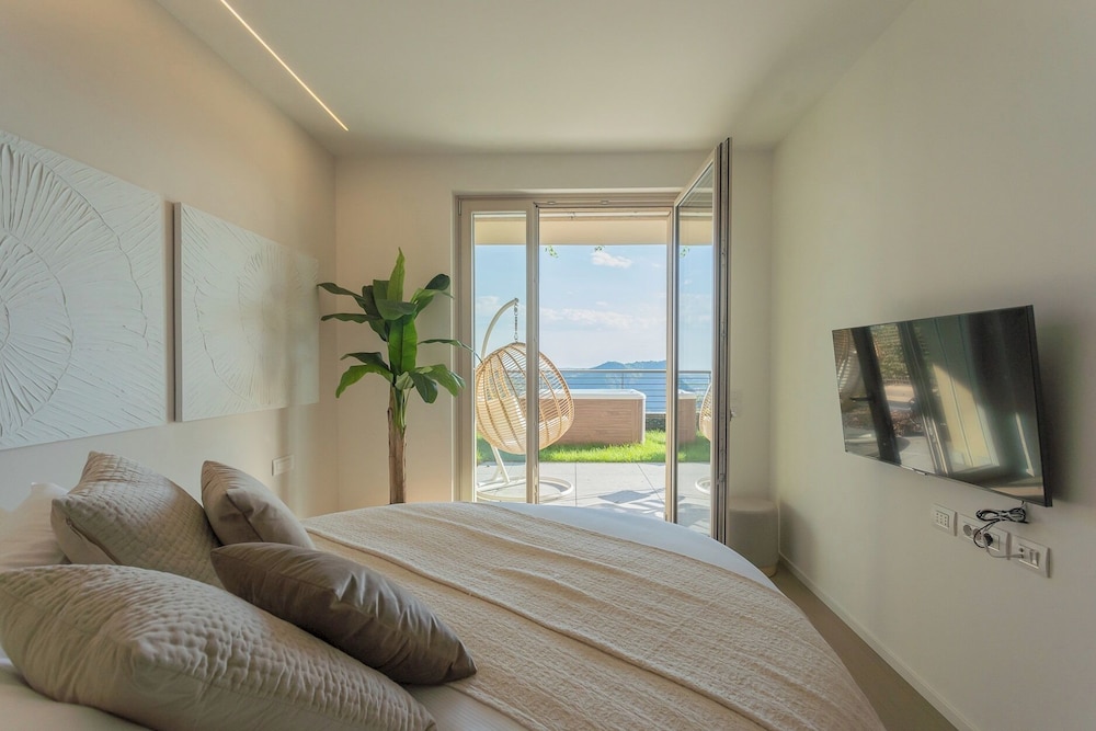 La Vista Bonita by Rent all Como