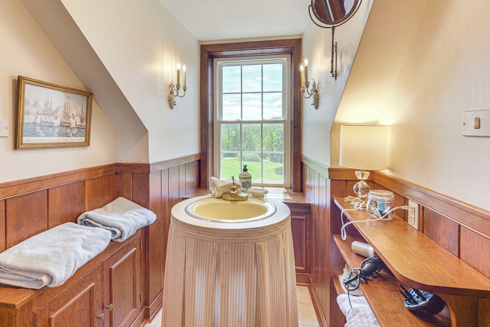 Expansive Retreat on 280 Acres in Lake Placid!