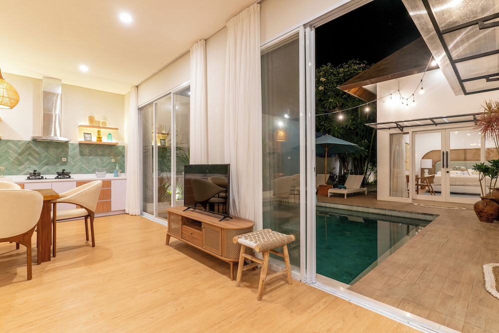 Villa Palma Blanca Canggu by Nagisa Bali
