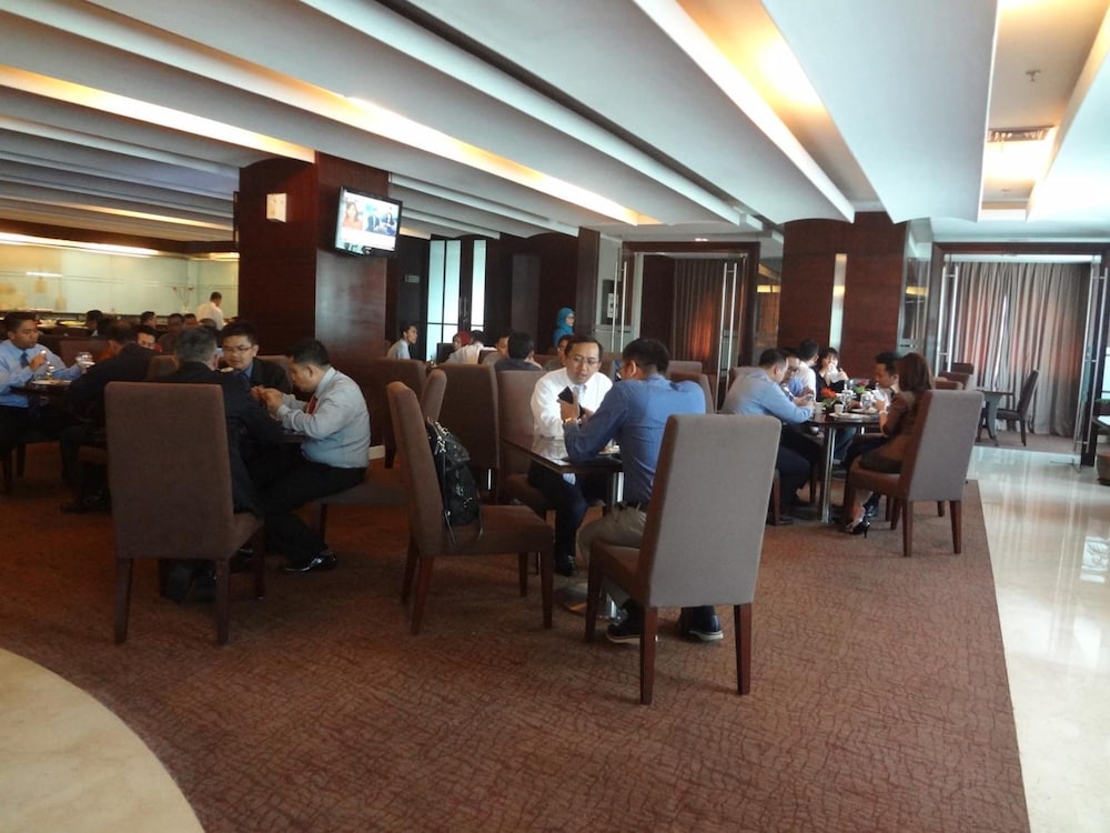 President Executive Club