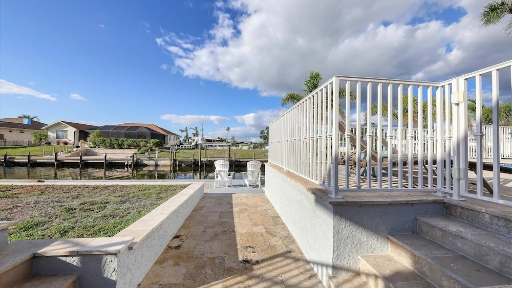 Englewood 3 Bedroom Private Pool+Spa Canal on Lemon Bay Home 3 Home