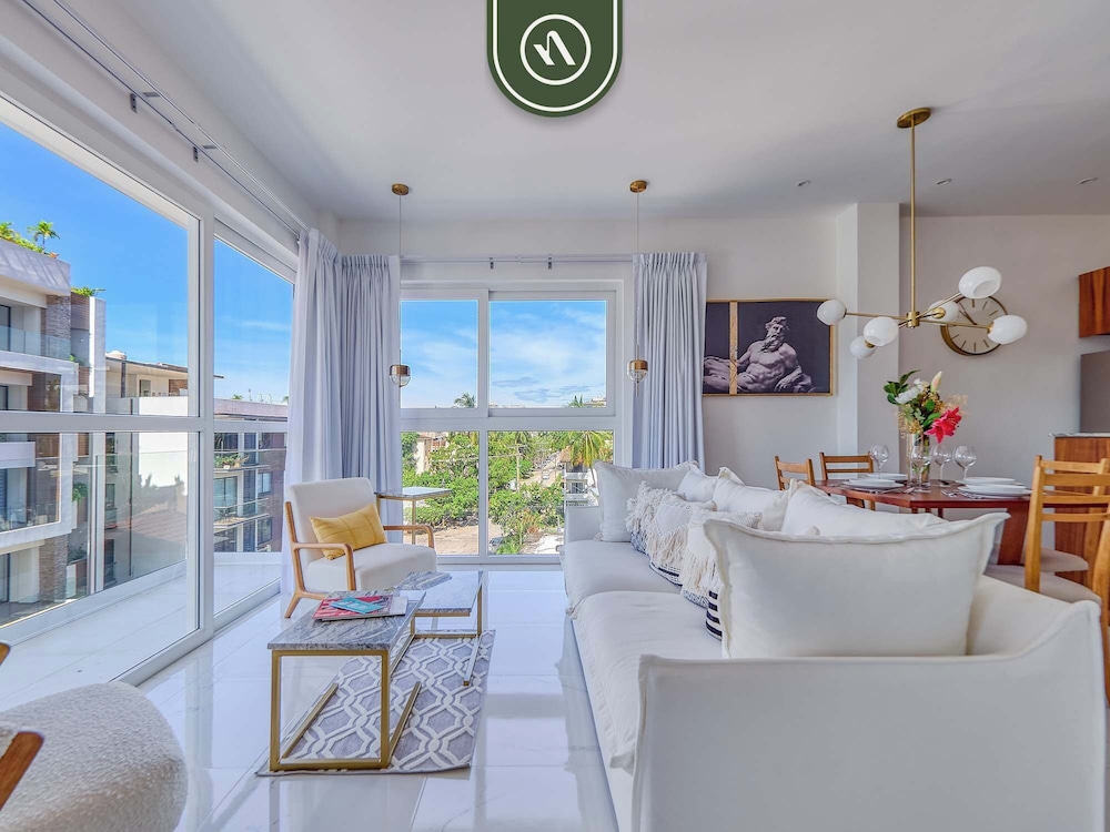Great Design 1BR Condo - Rooftop Pool