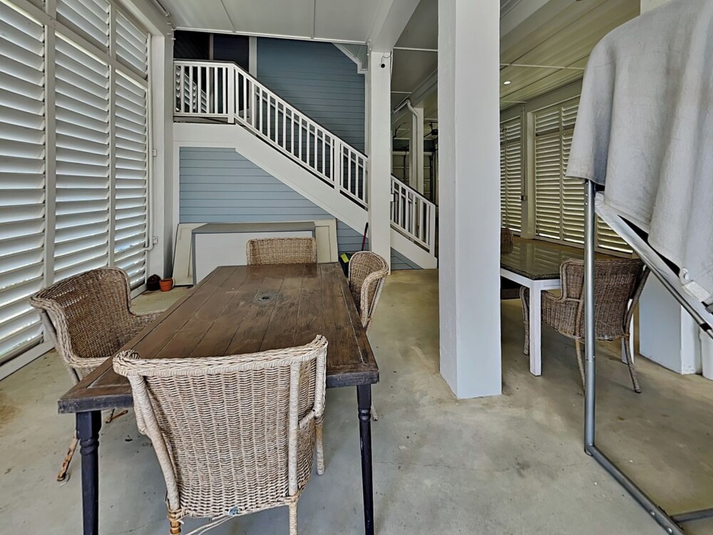 Seabreezy Lane by Ryson Vacation Rentals