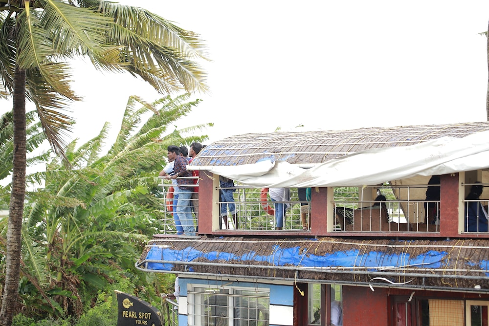 Sreekrishna Houseboats