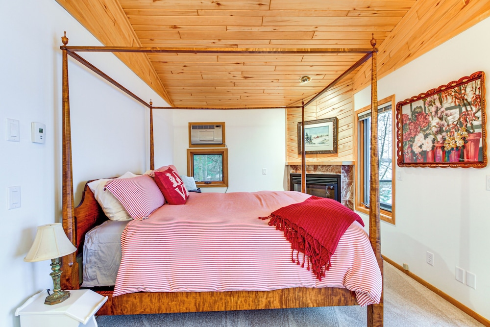 Short Drive to Itasca State Park - Waterfront Home