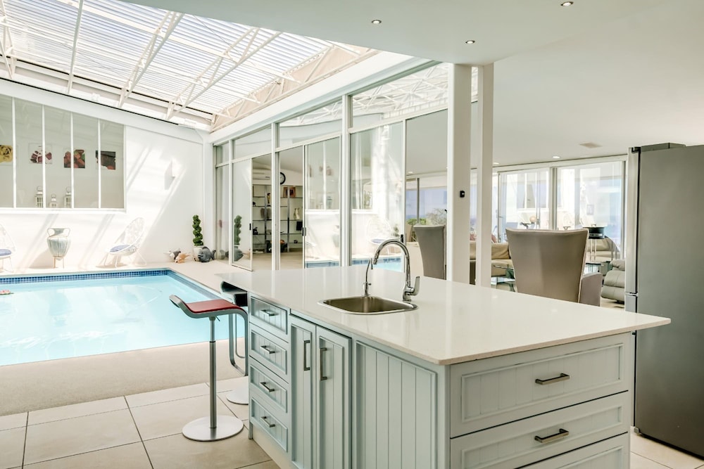 3bed With Indoor Pool and Sea Views The Sanctuary
