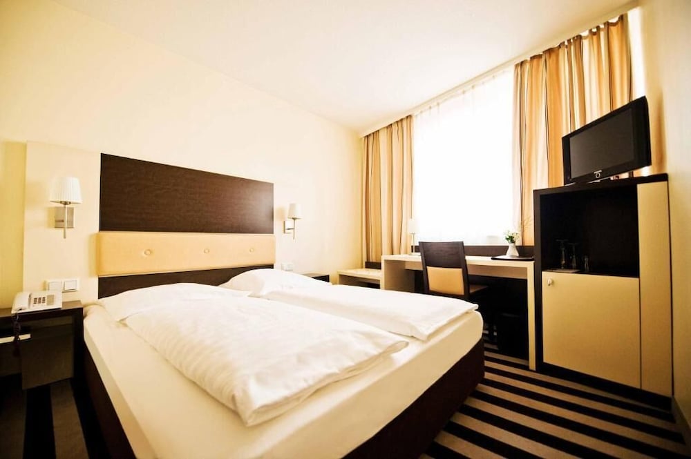 Frankfurt Vacations - Bristol Hotel Frankfurt - Property Image 57