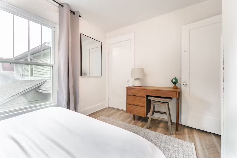 Cozy 3BR Home in Bates-Hendricks