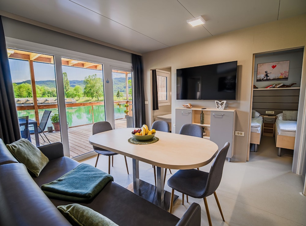 Lakeside Luxury Retreat Mobile Homes With Thermal Riviera Tickets