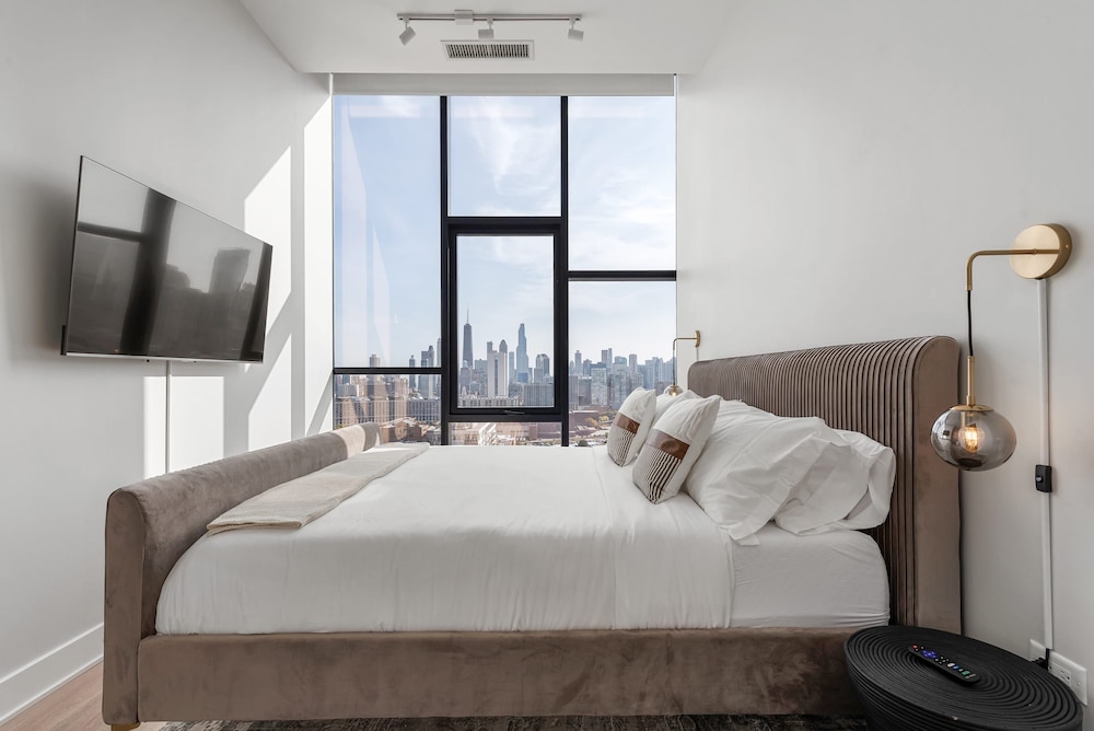Group Escape 2 Luxury 3BR Penthouses