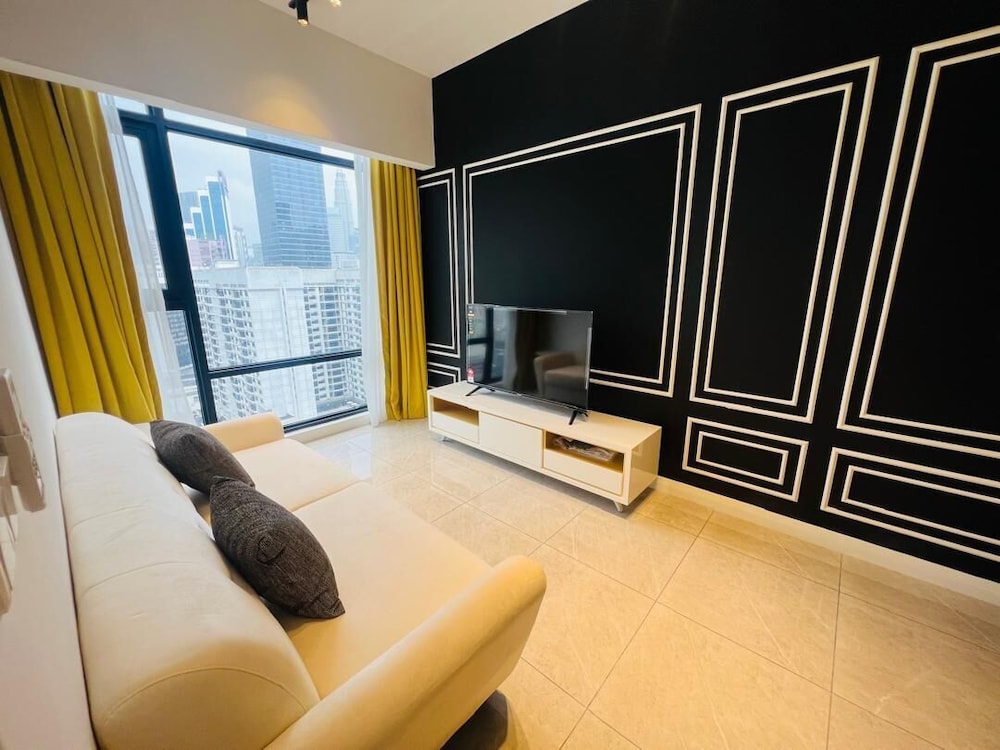 Crystal Suites At Axon Residence