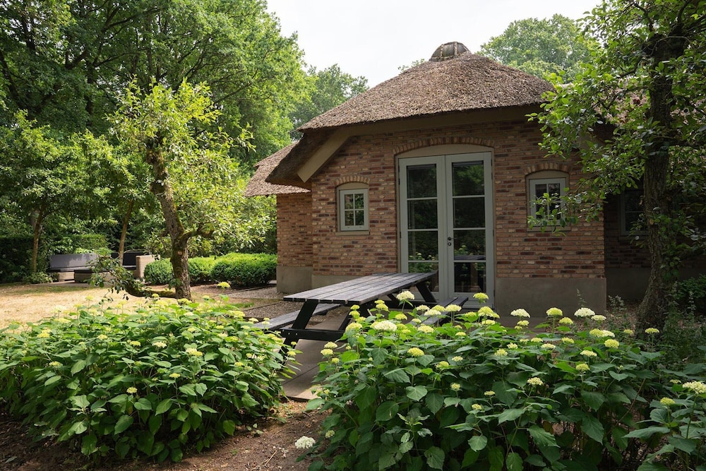 Farmhouse in Veluwe With Sauna and Nature Views