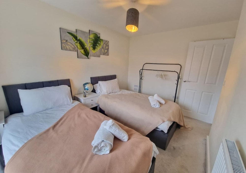 3bedroom Near Nec & Airport W/parking and Garden