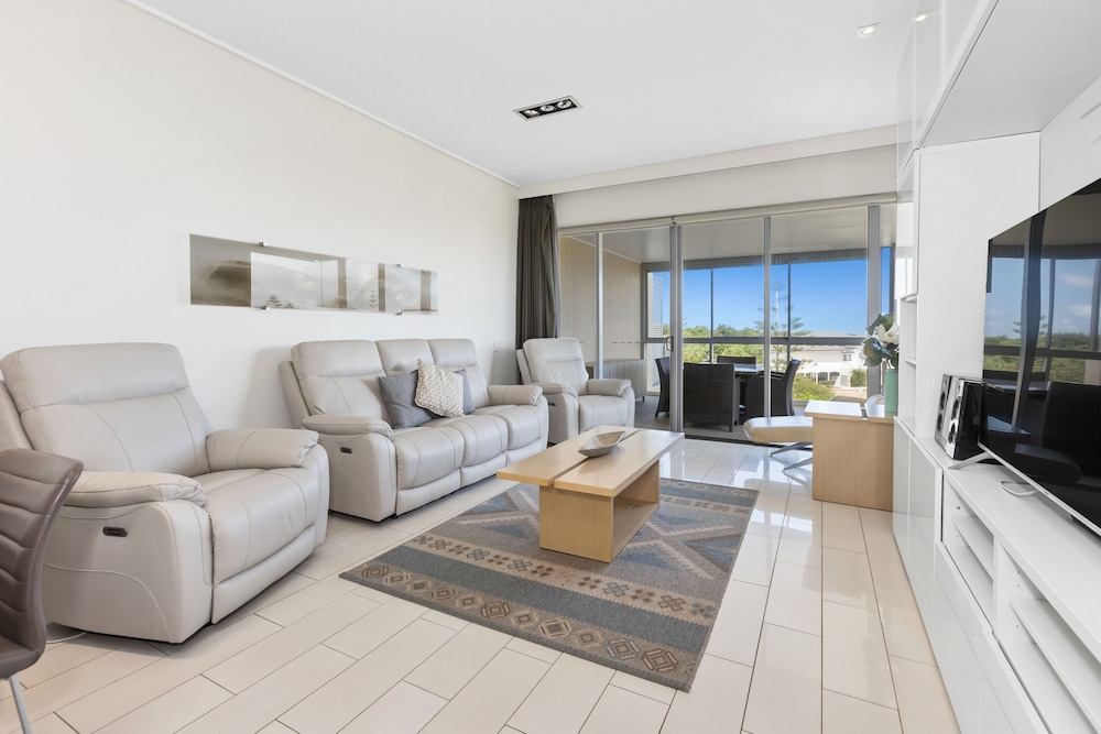 Luxury Apartments on Bells Boulevard