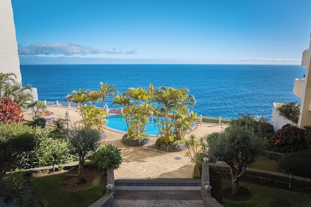 IVIS Home By HR Madeira