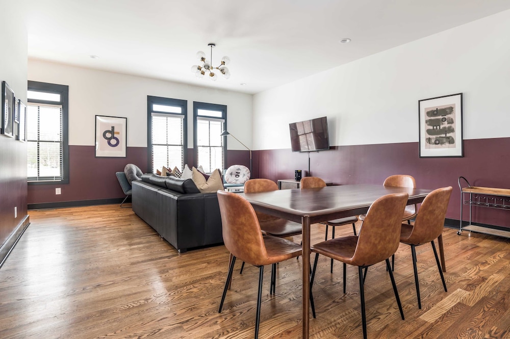 Sleeps 36 3 Townhomes, 12bdr, Mins to DT + Broadway Painted Ladies Nashville