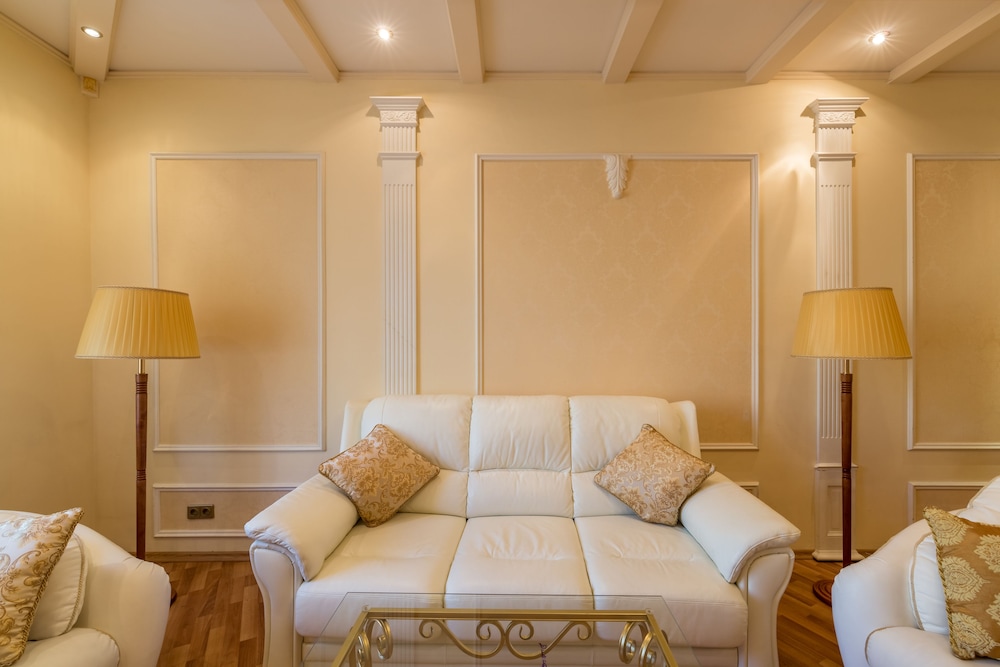 Lakshmi Apartment Great Classic