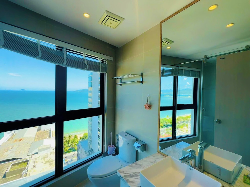 Gold Coast Balcony Serviced Apartment