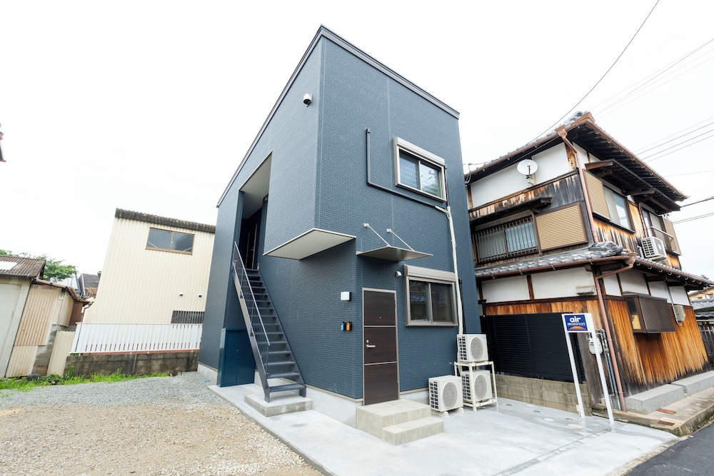 Air Station Front Stay