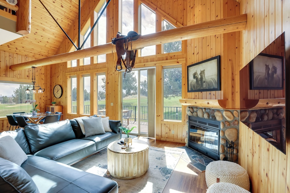 Hike, Fish & Ski: Redmond Escape w/ Hot Tub!