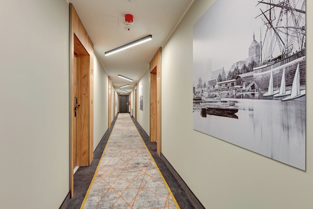 Waterlane Vintage Fitness & Parking by Downtown Apartments