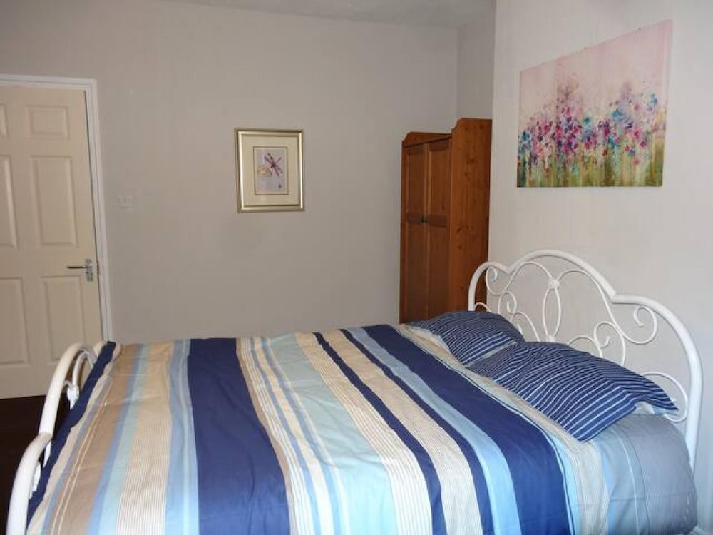 Beautiful 4 Bed House - Great Central Location - Wolverhampton view 4