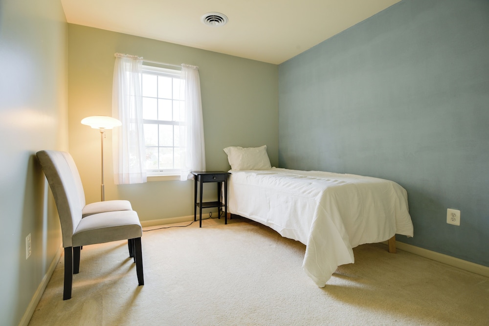 54 Mi to Dtwn DC: Spacious Family Home!