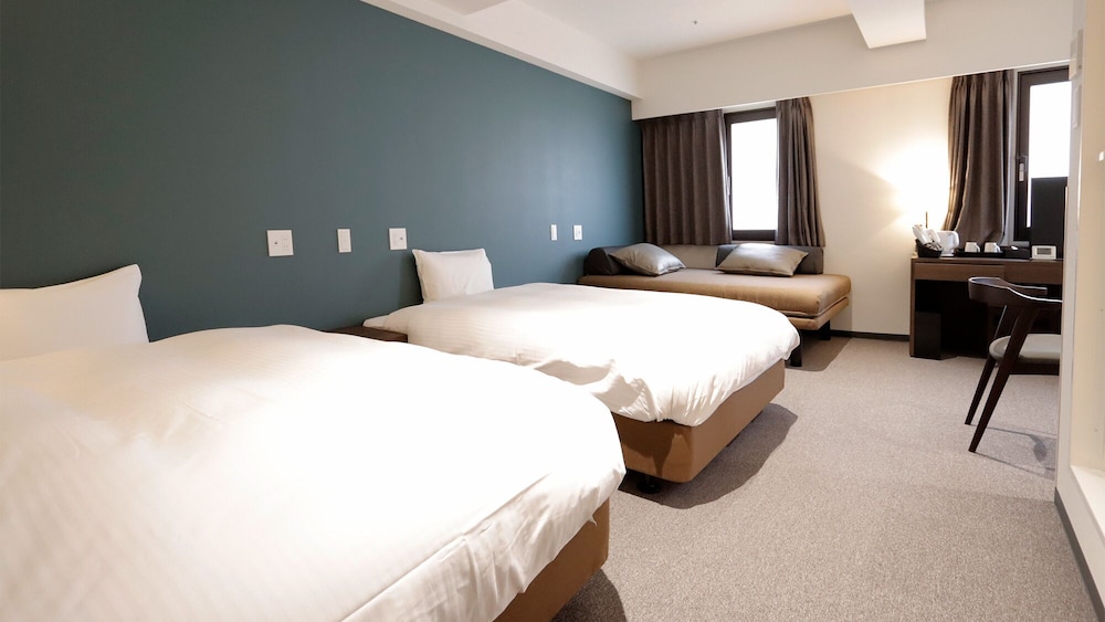 Shinsaibashi ARTY Inn 13