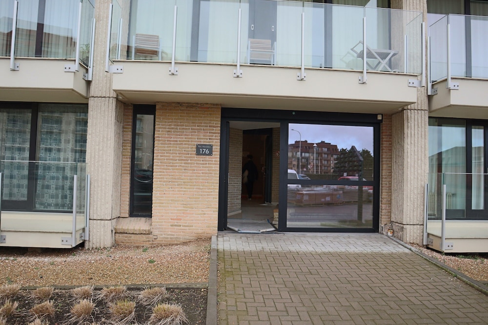 Apartment in Nieuwpoort Near Sandy Beaches