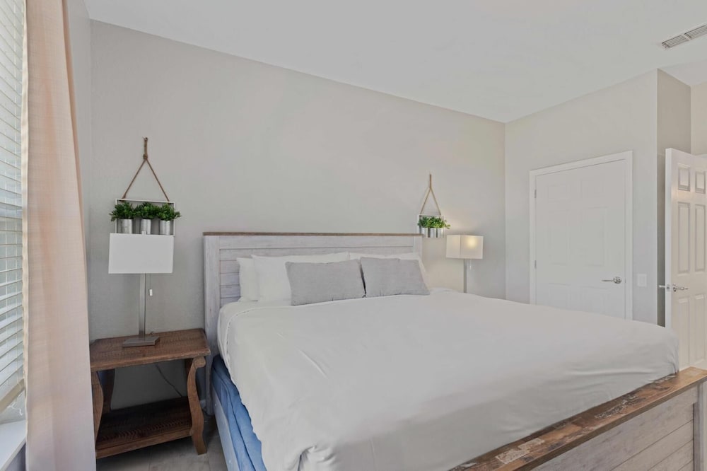 Vista Cay Swanky