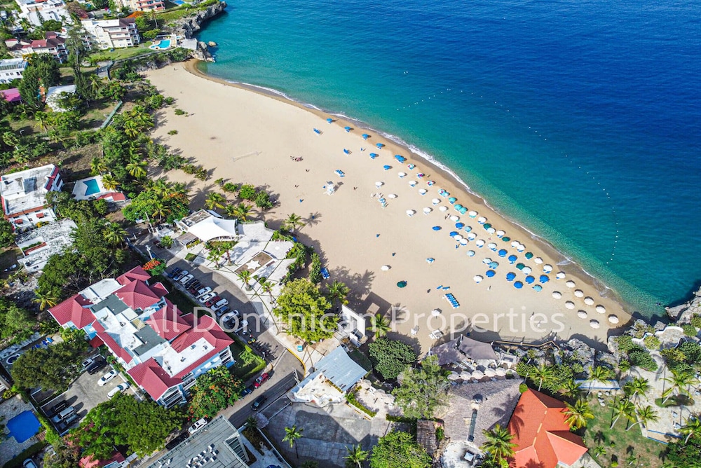 Playa Alicia, Hispanola Sol