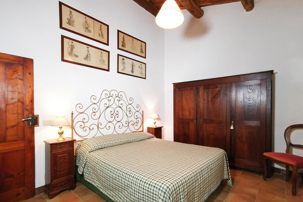 Charming House in Tuscany With Pool & Views view 3
