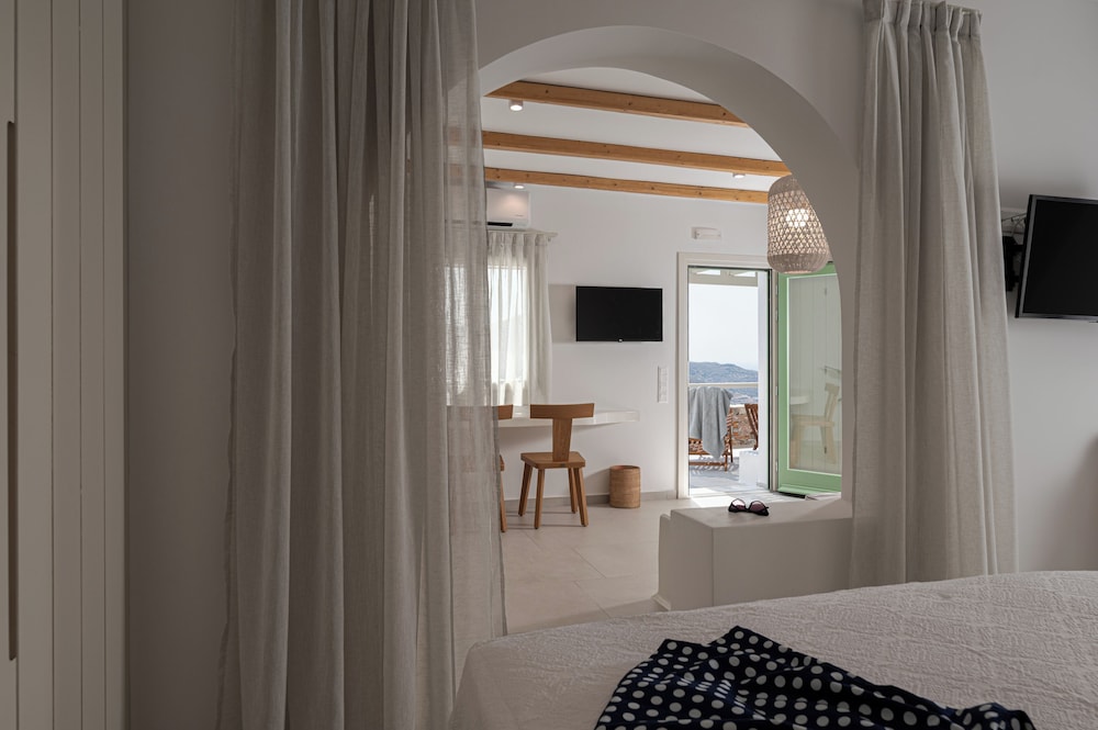 Castello Amorgos Suites photo 5