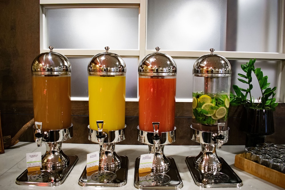DoubleTree by Hilton Montreal Airport - Property Image 6