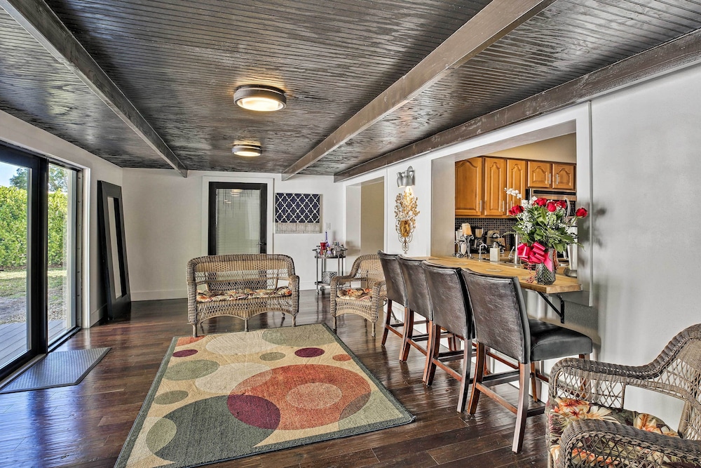Pet-friendly Oasis w/ Deck & Fire Pit in Bokeelia!