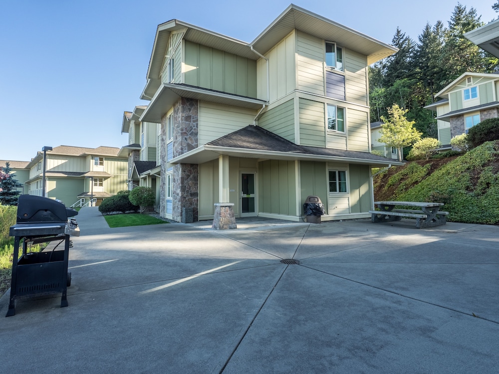 Vancouver Island University Residences - Campus Accommodation