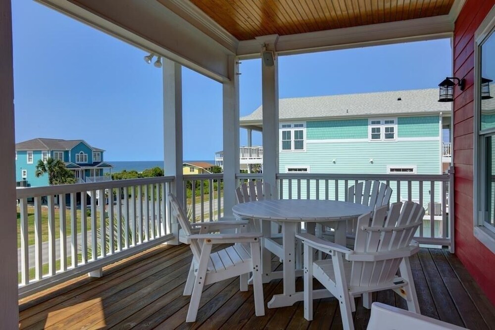 Halfway To Heaven 5 Bedroom Home by RedAwning