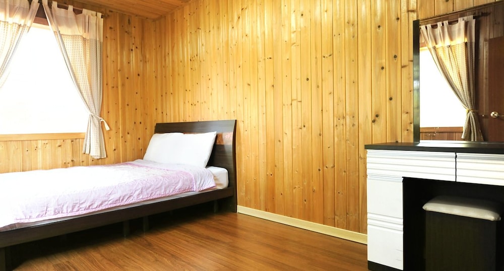 Jeju Log Pension