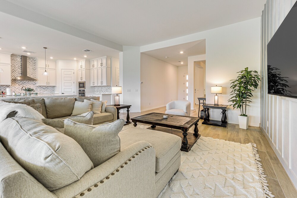 Getaway w/ Fenced Yard: 4 Mi to Phoenix Raceway