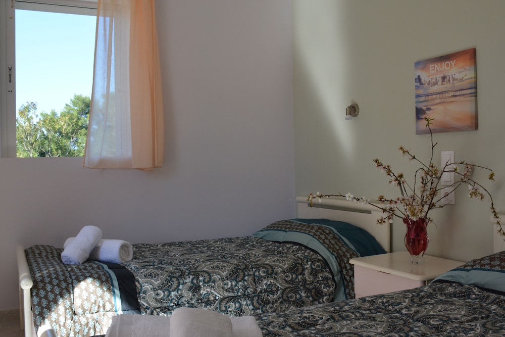 Aloni Studios & Apartments